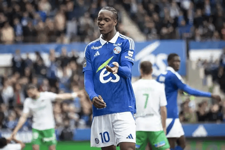 法甲激战：斯特拉斯堡主场迎战保级队梅斯